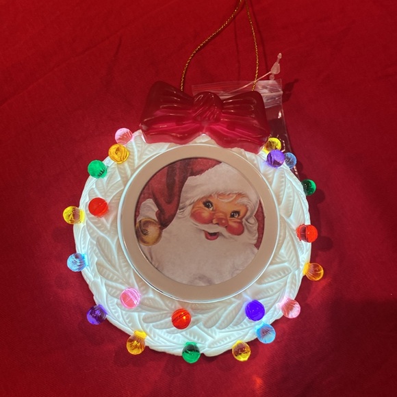 Christmas ornament; record a message. Lights up - Picture 3 of 5